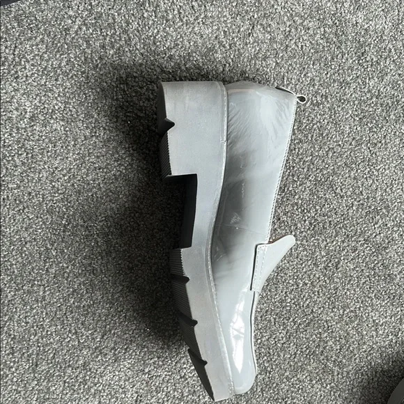 Naturalizer Gray Flats Sleek Minimalist Design - Picture 2 of 6